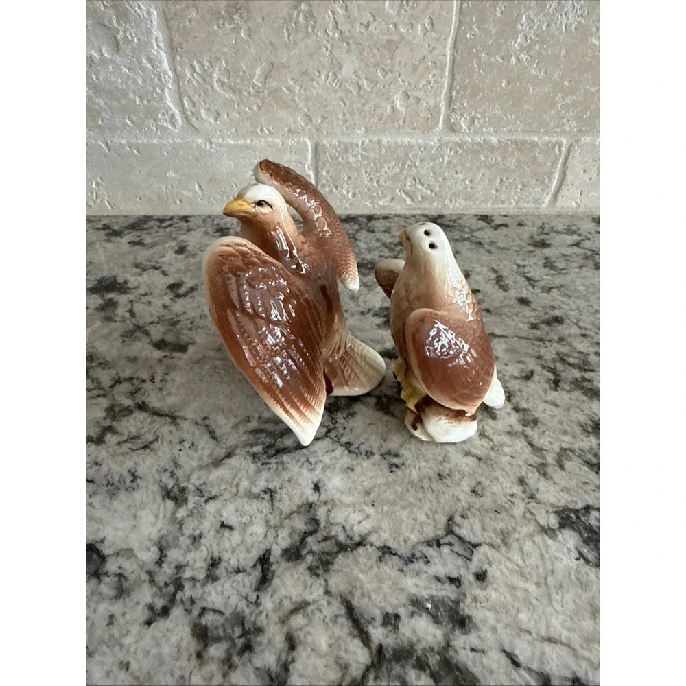 salt and pepper shakers this vintage